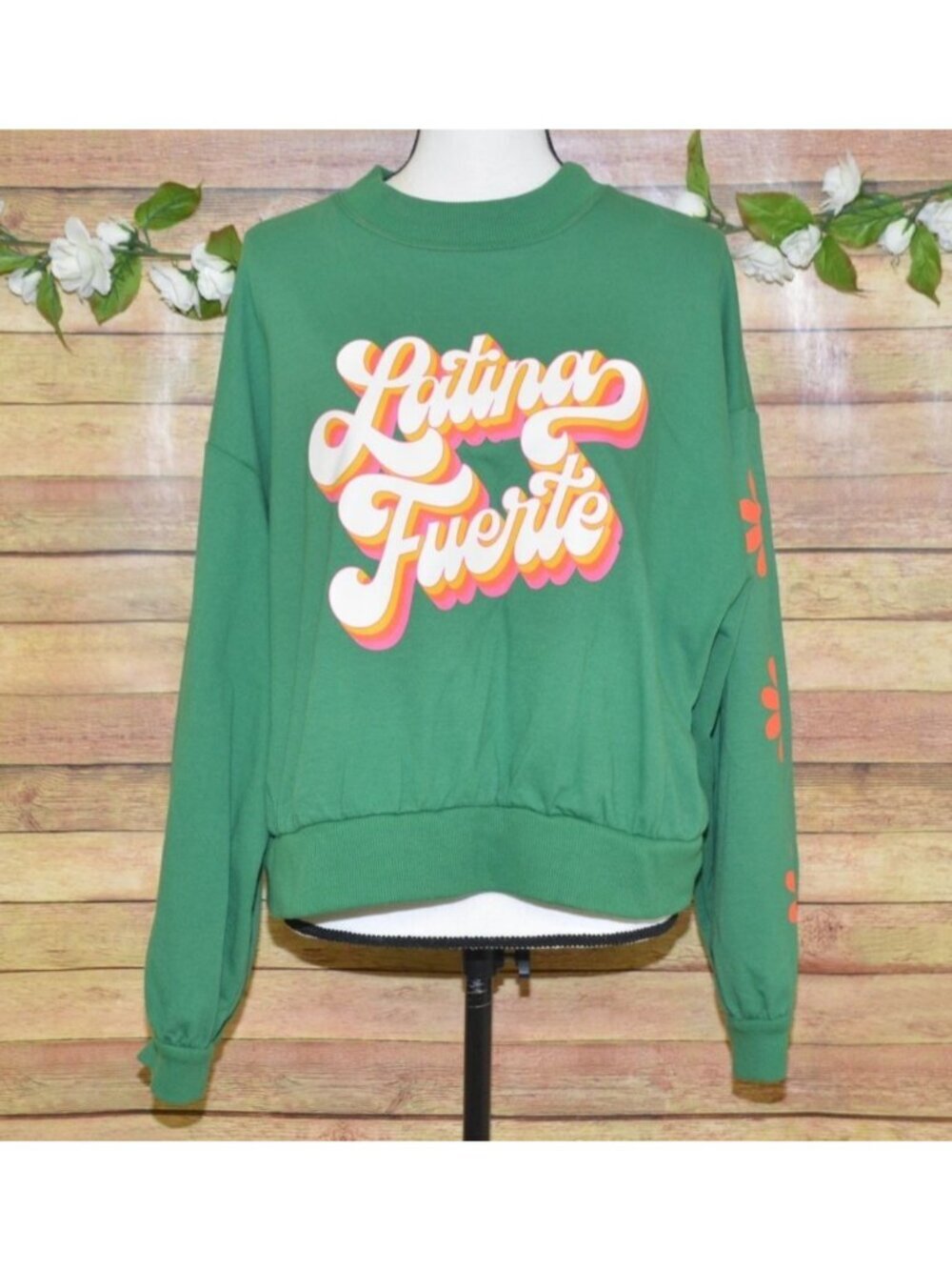 Latino Heritage Month Retro Look Green Cropped Sweatshirt Size XL Latina Fuerte